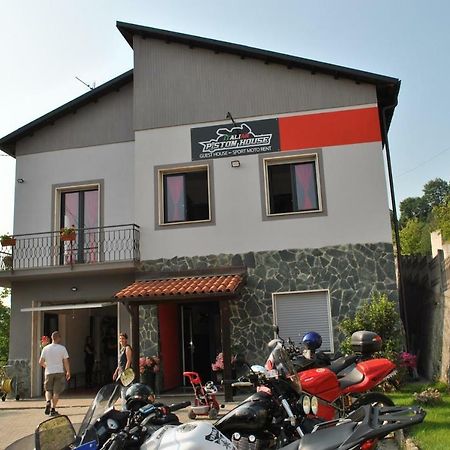 Bed and Breakfast Italian Piston House Sport Moto Rent Millesimo Exterior foto