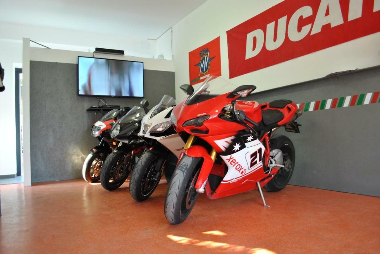 Bed and Breakfast Italian Piston House Sport Moto Rent Millesimo Exterior foto