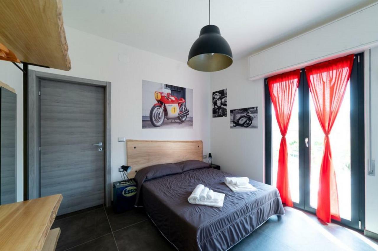 Bed and Breakfast Italian Piston House Sport Moto Rent Millesimo Exterior foto