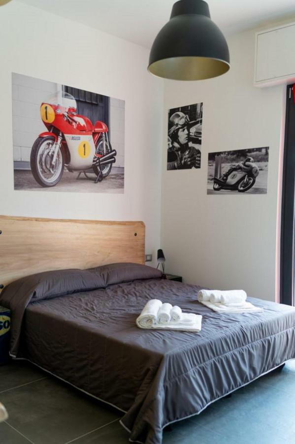 Bed and Breakfast Italian Piston House Sport Moto Rent Millesimo Exterior foto
