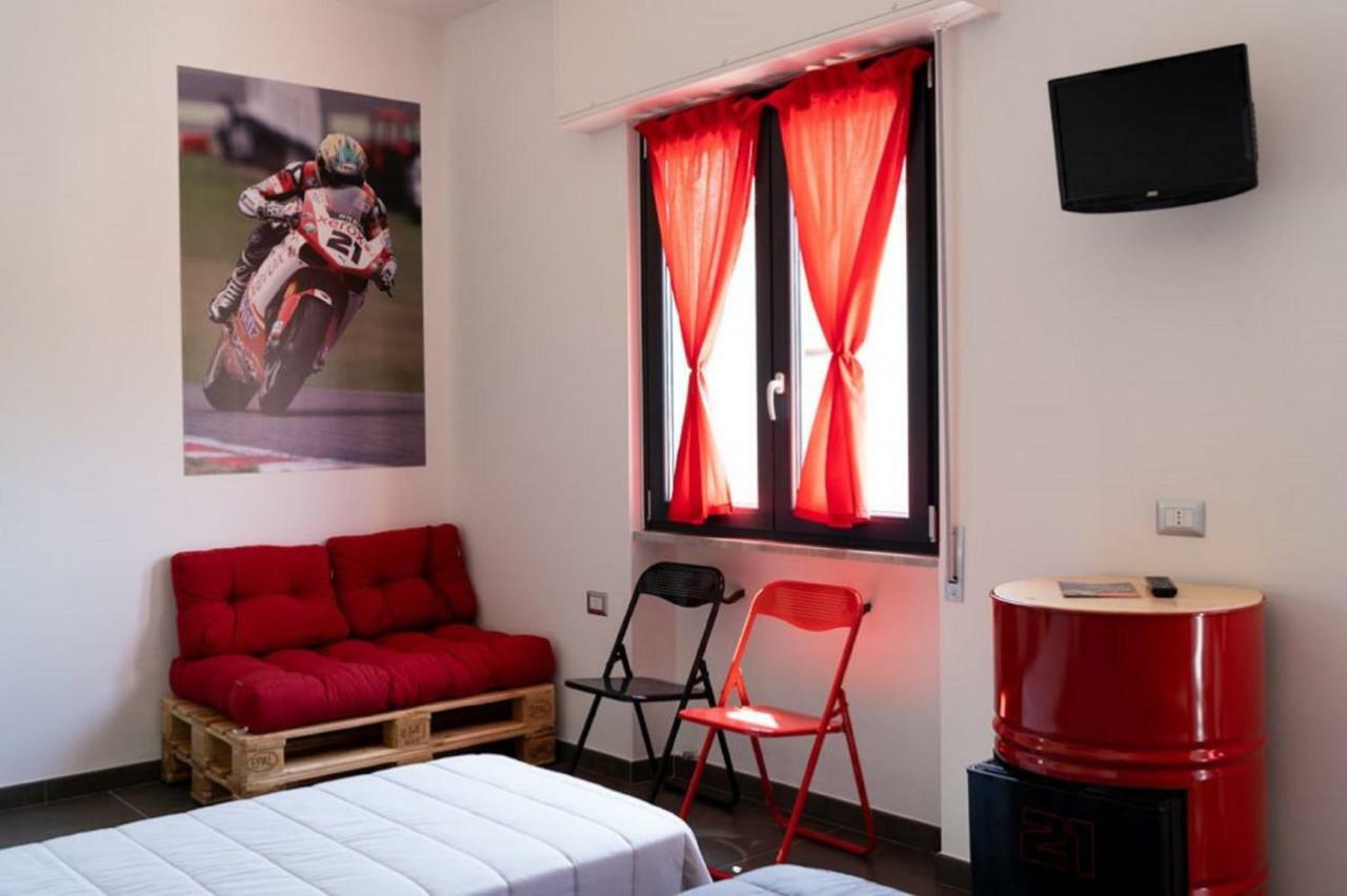 Bed and Breakfast Italian Piston House Sport Moto Rent Millesimo Exterior foto
