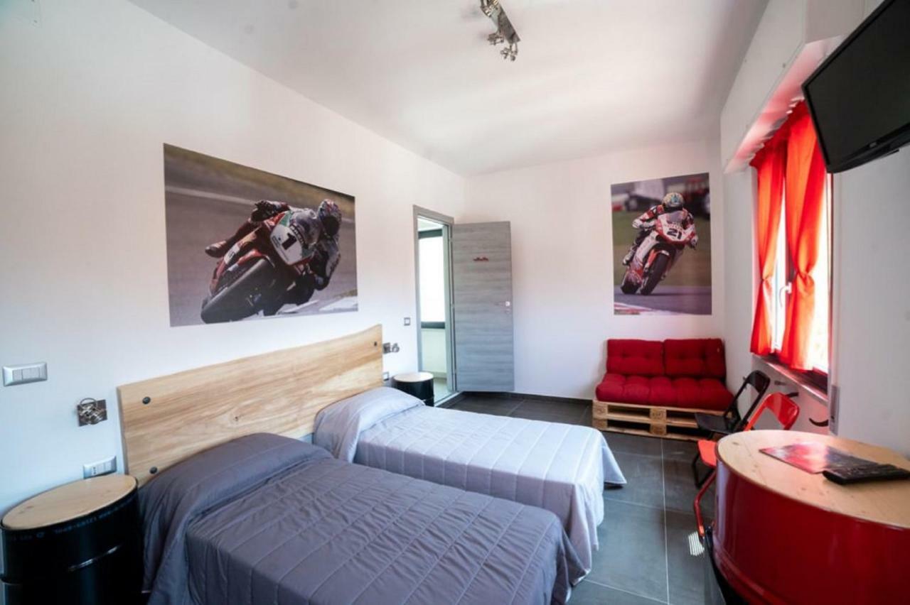 Bed and Breakfast Italian Piston House Sport Moto Rent Millesimo Exterior foto